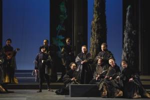 DON CARLO: la grande opera di Verdi chiude il 2022 al Maggio e inaugura il palcoscenico della sala grande completato. Un capolavoro musicale ed uno tecnologico.